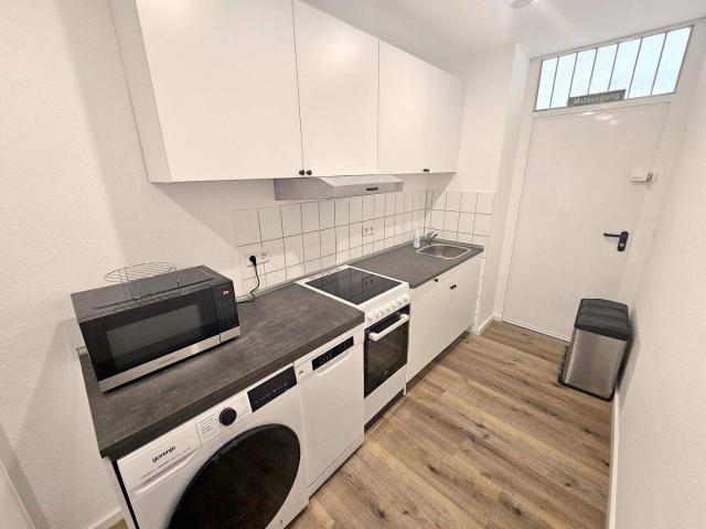 Kaltmiete zzgl. Nebenkosten, for rent at Taunusstraße 00 VH 5.OG, Bahnhofsviertel, Frankfurt am Main 60329
