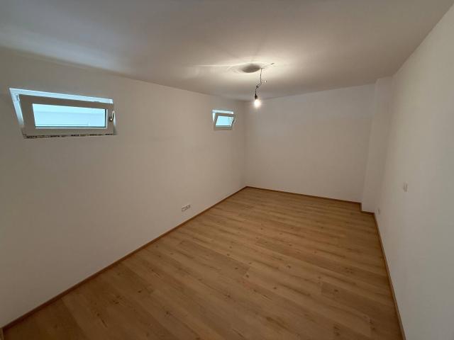 Kaltmiete zzgl. Nebenkosten, for rent at Schloßbreite 21, Straß, Burgheim 86666
