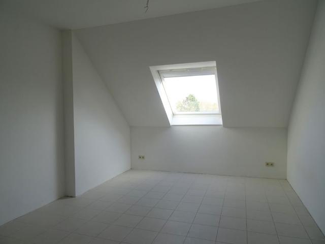 Kaltmiete zzgl. Nebenkosten, for rent at Hamburg 22111, Germany