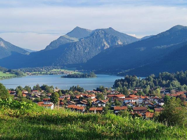 Kaltmiete zzgl. Nebenkosten, for rent at Neuhaus, Schliersee 83727
