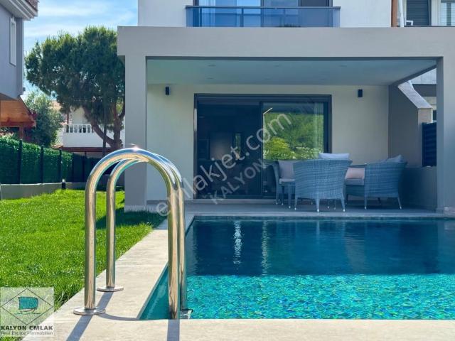 Kalyon'dan Alaçatı'da Kiralık Yepyeni Eşyalı Sıfır Havuzlu Villa