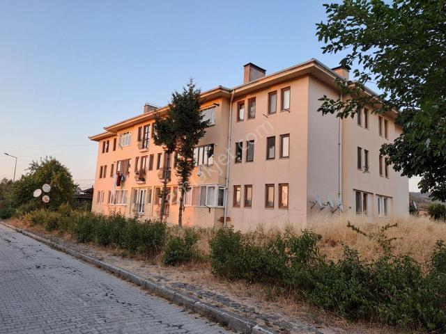 Kalıcı Konutlar 3. Bölge 3 Katlı B. 3. Katı Düzce Cephesi Satılık 3+1 Daire