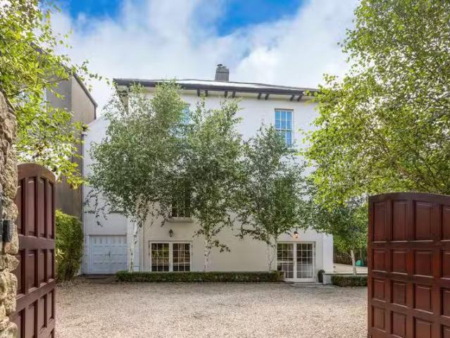 Kalafat House, 27 Sorrento Road, Dalkey, Co. Dublin is for rent
