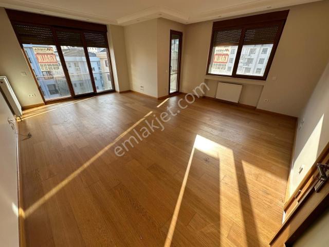 Kalamış Wyndham Otel Karşı Sokağında Balkonlu 3+1 Kiralık