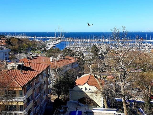 KALAMIŞIN EN PRESTİJLİ NOKTASINDA MARİNA MANZARALI ÖZEL DAİRE