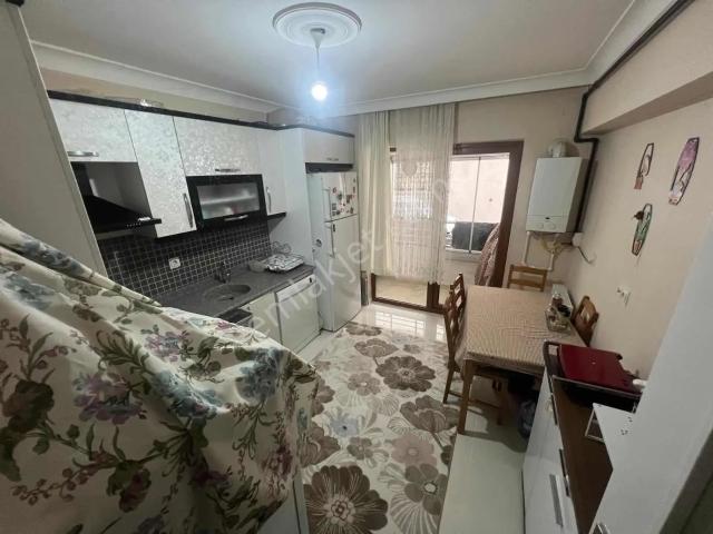 Kalbur Caddesinde Full Yapılı Asansörlü Ara Kat 3+1 !