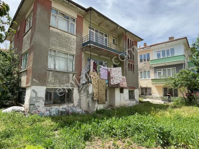 Kale Mahallesi Aşıklar Tepesi Yanı Güney Ve Yol Cepheli 400m2 Arsa İçinde 2 Katlı Müstakil Bina