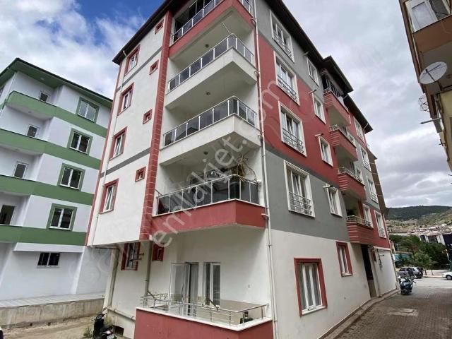 Kale Emlak'tan Hızırpaşa Mah. Kiralık 3+1 Daire