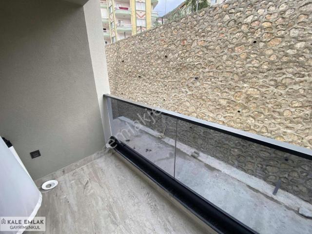 Kale Emlak'tan Kiralık Sıfır Eşyalı 1+1 Daire