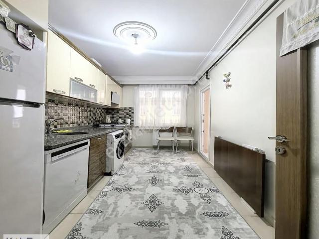 Kale Yapıdan Esenyurt Nikah Sarayı Karşısında 2+1 Balkonlu Giriş