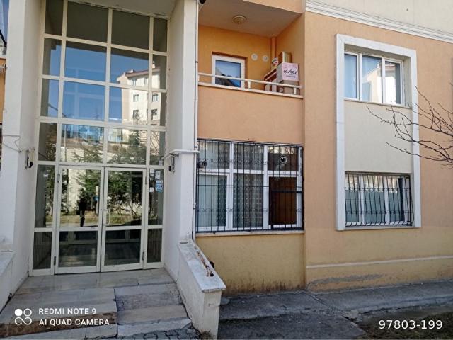 KALECİK TOKİDE İLK OKULA YAKIN SATILIK ARA KAT GÜNEY BATI CEPHELİ 3+1 DAİRE