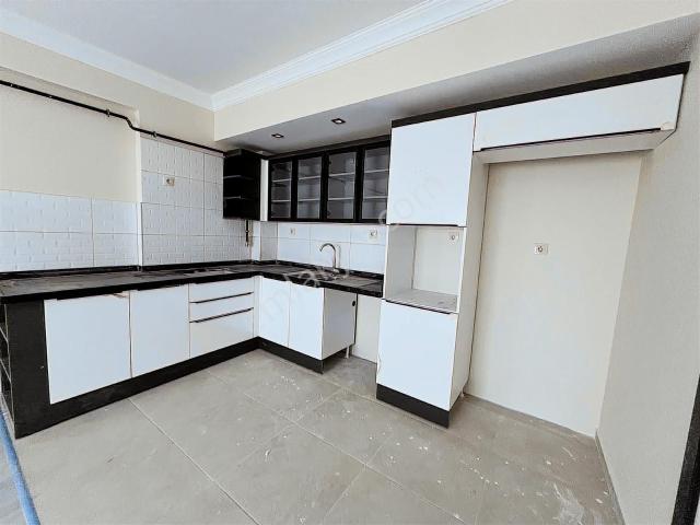 Kaliteli Ve Lüks İşçilikli 2+1 Açık Mutfak Ultra Geniş Daire