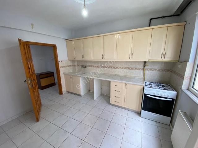 Kalkınma Mahallesi Uyguna Satılık Kiracılı 2+1 Daire