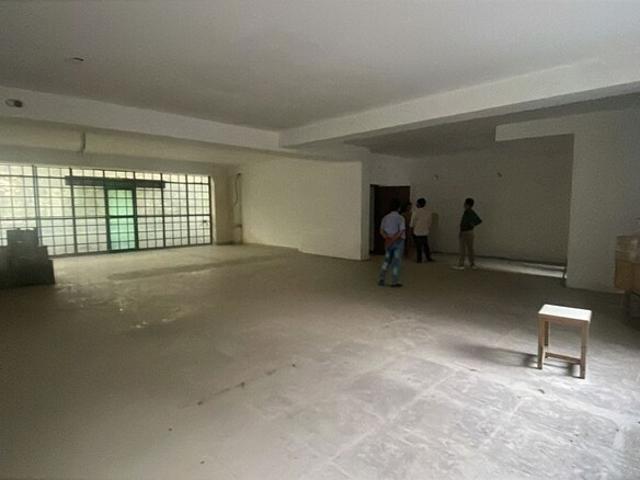Kalkaji, South Delhi Commercial Showroom 270 Sq. Yd. in Kalkaji Delhi Listing ID: #10331