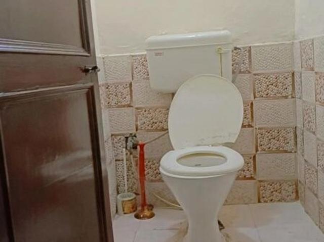 Kalkaji, Without Kitchen 1 RK 50 Sq. Yd. Apartment in Kalkaji Delhi Listing ID: #10260