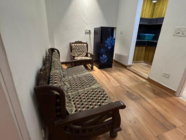 Kalkaji 2 Bedroom 100 Sq. Yd. Apartment in Kalkaji Delhi Listing ID: #9834
