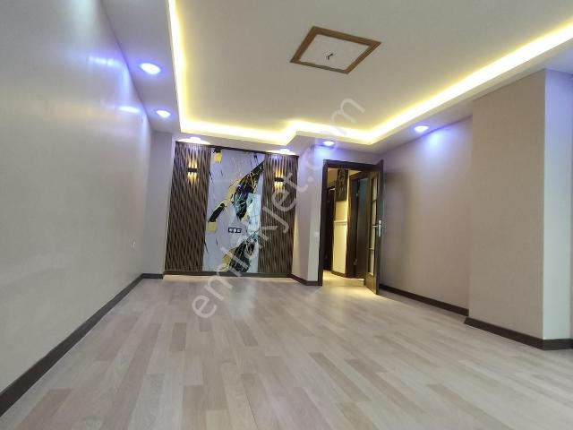 Kapaklı Cumuriyet Yürüyüş Yolu Başı 2+1 92 M2 Ara Kat Ön Cephe