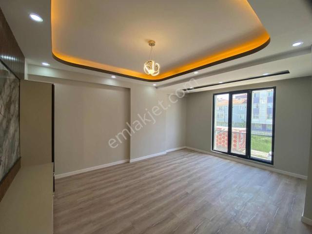 Kapaklı Mevlana Caddesinde Ultra Lüks 2+1 Daire