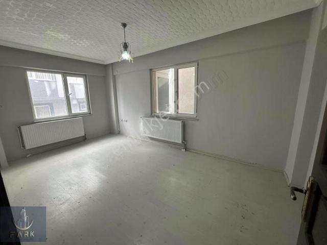 Kapaklı Merkezde Satılık 2+1 Arakat Daire