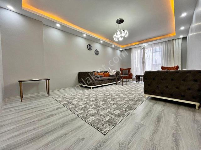 Kapaklı Merkez'de Satılık 3+1 140m2 İskanlı Daire!