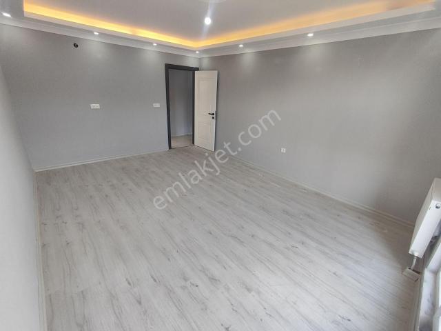 Kapaklı Vatan Mahallesi'nde Satılık 2+1 Ebeveyn Banyolu Daire