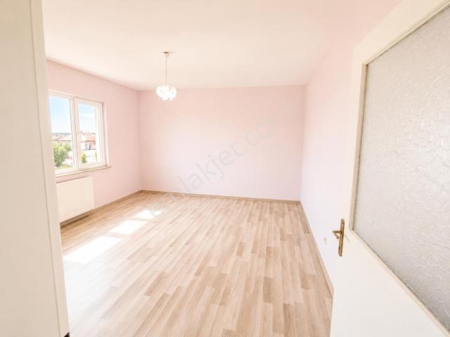 Kapaklı Yıldızkent Güneş Sitesi Kiralık 2+1 Daire Re/max Land