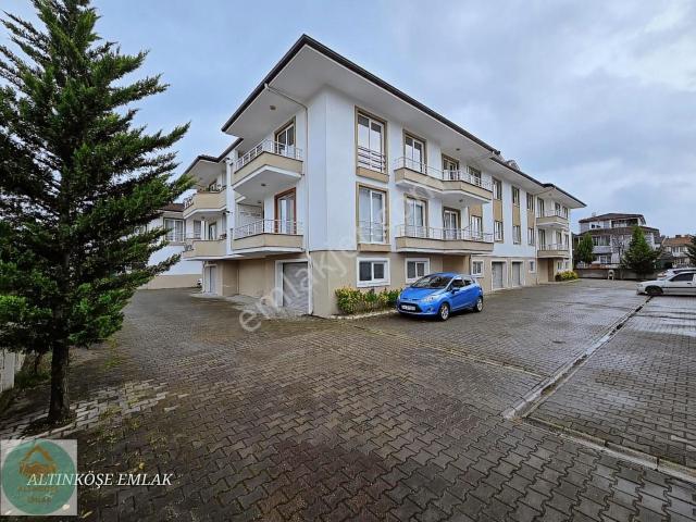 Kapalı Garajlı,merkezi Konumda, E.banyolu 4+1 200 M2 Çatı Dublex