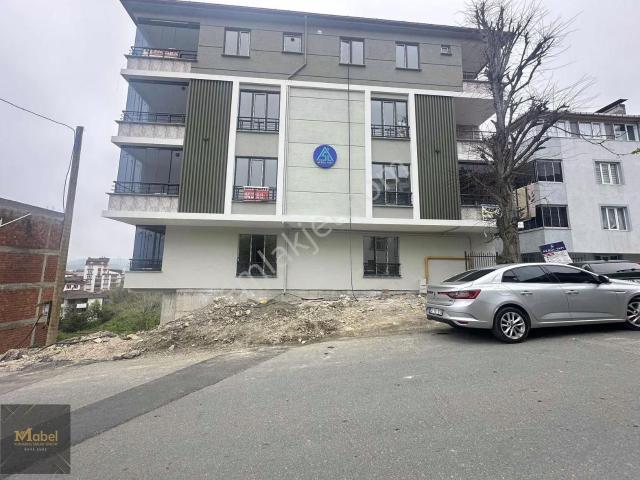 Kapalı Mutfak Kombi Ve Cam Balkonutakılı Merkezi Konumda Daire