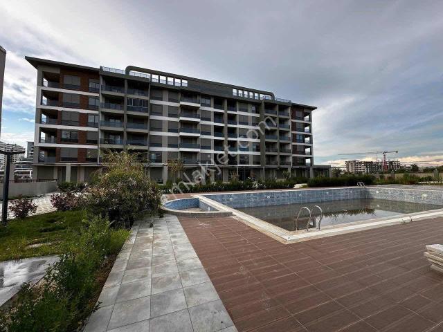 Kapalı Otoparklı Sitede Daire