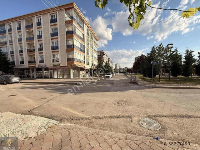 Kapanmaz Manzaralı 29 Ekim Mahallesin'de Park Cepheli 3+1 Daire