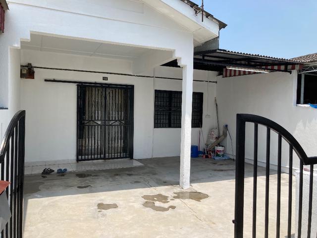Kapar Bt 7 Klang Perdana Sementa Newly Refurnished 20x60 3R2B