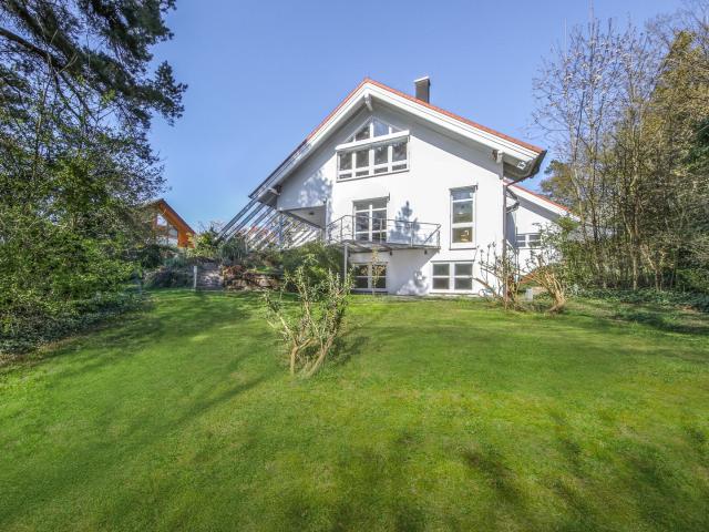 Kapellenberg. Traumhaus direkt am Landschaftsschutzgebiet