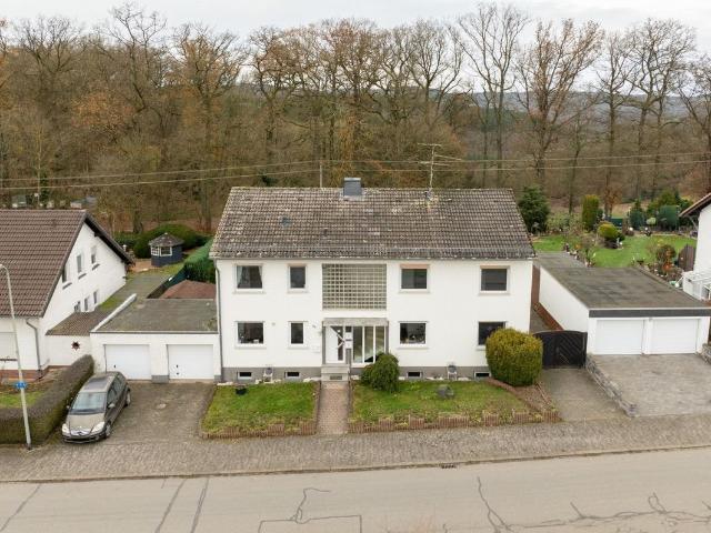 Ein Haus, viele Möglichkeiten: Kapitalanlage, Mehrgenerationenwohnen, Eigennutzung + Vermieten gepflegtes 2 Familienhaus + Apartment stadtnah und r
