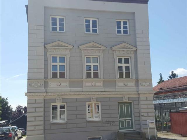 Kapitalanlage mit 4 % Rendite! Denkmalgeschütztes 3 Parteienhaus im Herzen von Bad Griesbach