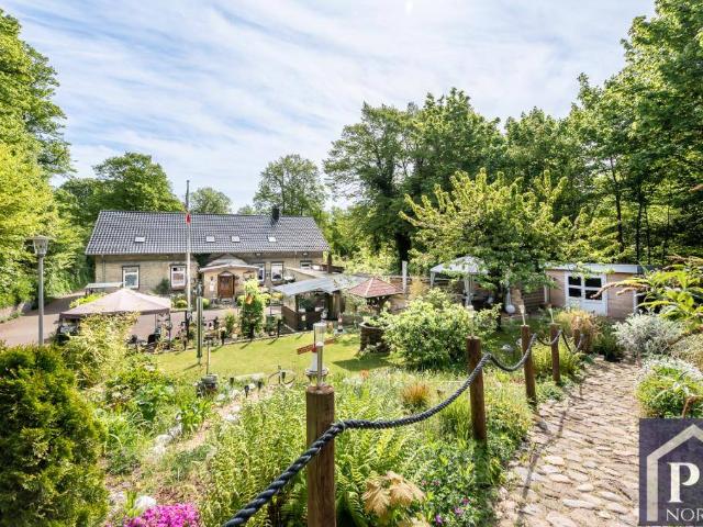 Kapitalanlage mit Eigennutzung: Historisches Mehrfamilienhaus mit 4 Wohneinheiten in guter Lage von Friedrichsort