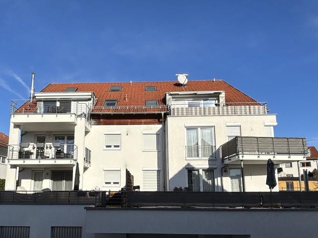 großzügige 3 Zimmer Eigentumswohnung mit herrlicher Aussicht in SG Straßdorf