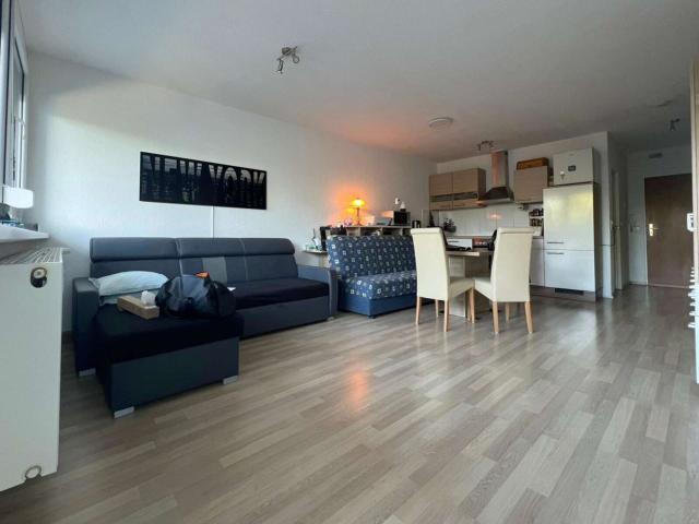 Kapitalanlage in Top Lage: Gepflegte 1 Zimmer Wohnung mit Balkon & Garage