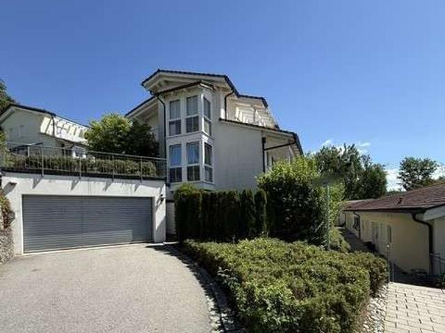 Kapitalanlage: Vermietete 3 Zimmer Wohnung mit Garten, 2 Terrassen zzgl. TG Stellplatz!