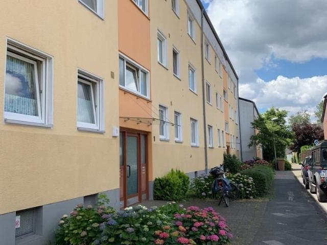 Kapitalanlage: 4 Zimmer Wohnung mit Balkon
