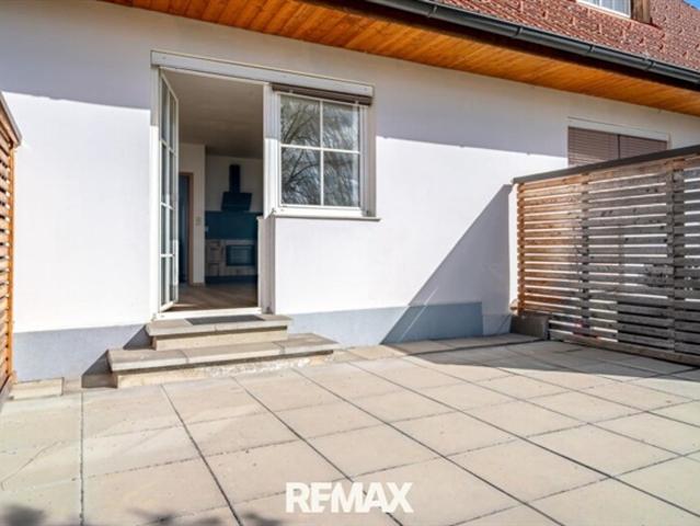 Kapitalanleger Vermietete Maisonette Wohnung mit Terrasse, Eigengarten und Carport