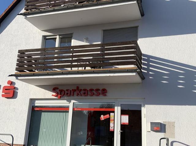 Kapitalanleger aufgepasst! Vermietete 3 Zimmer Whg. mit Balkon, Garage in Großthiemig zu verkaufen!