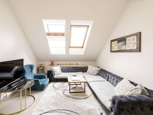 Kapitalanleger aufgepasst: Vermietete 2 Zimmer Dachgeschosswohnung in Top Lage von Wels!