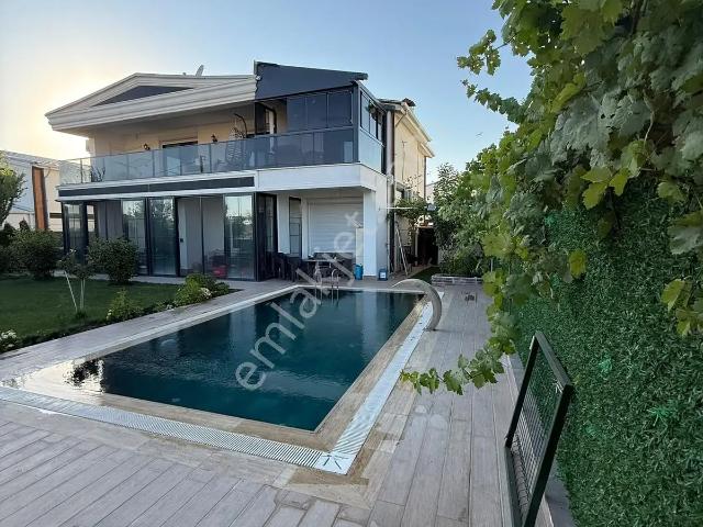 Kaplan Royver Villarında Benzeri Olmayan 4,5+1 Satılık Villa!