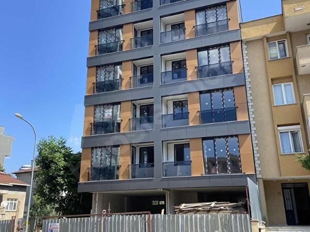 KARTAL CEVİZLİ MH ÇANAKKALE CADDESİNE CEPHE SATILIK 2+1 ARAKAT