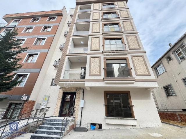 Kartal Cevizli Mahallesi 2+1 Giriş Kat Satılık Daire