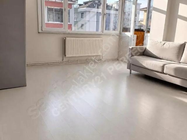 Kartal Cevizli Saraylar Cad Satılık 2+1 Ön Cephe Daire