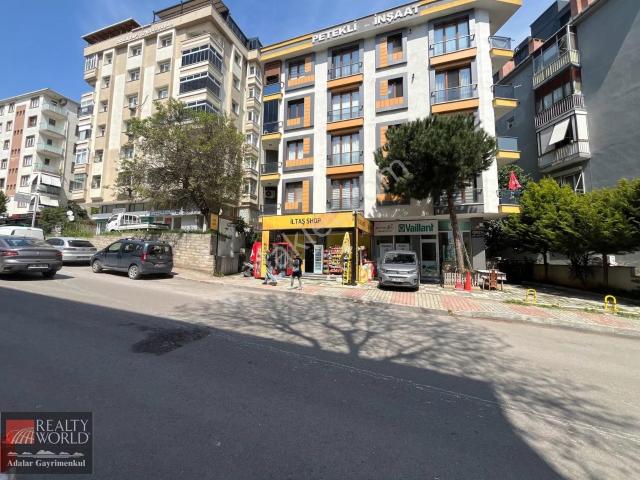 Kartal Cengiz Topel Caddesinde Devren Kiralık Tekel Bayii