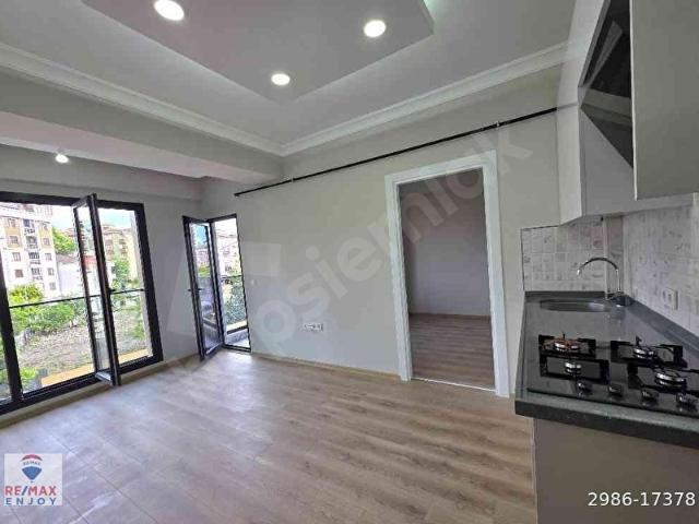 KARTAL ADLİYESİ 'NE YAKIN MESAFEDE SIFIR 1+1 KİRALIK DAİRE