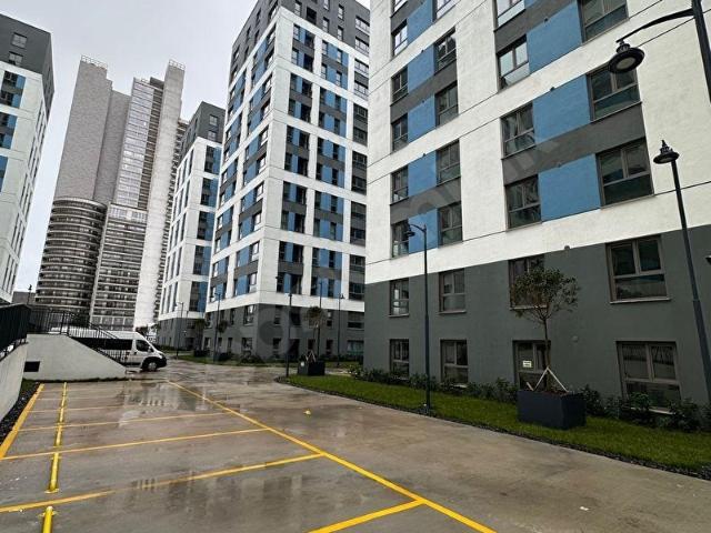 KARTAL KAPER SİTESİ E5 METRONUN DİBİ AÇIK MUTFAK 2+1!