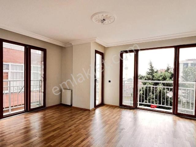 Kartal Karlıtepede Satılık Deniz Manzaralı, Ebeveyn Banyolu 3+1